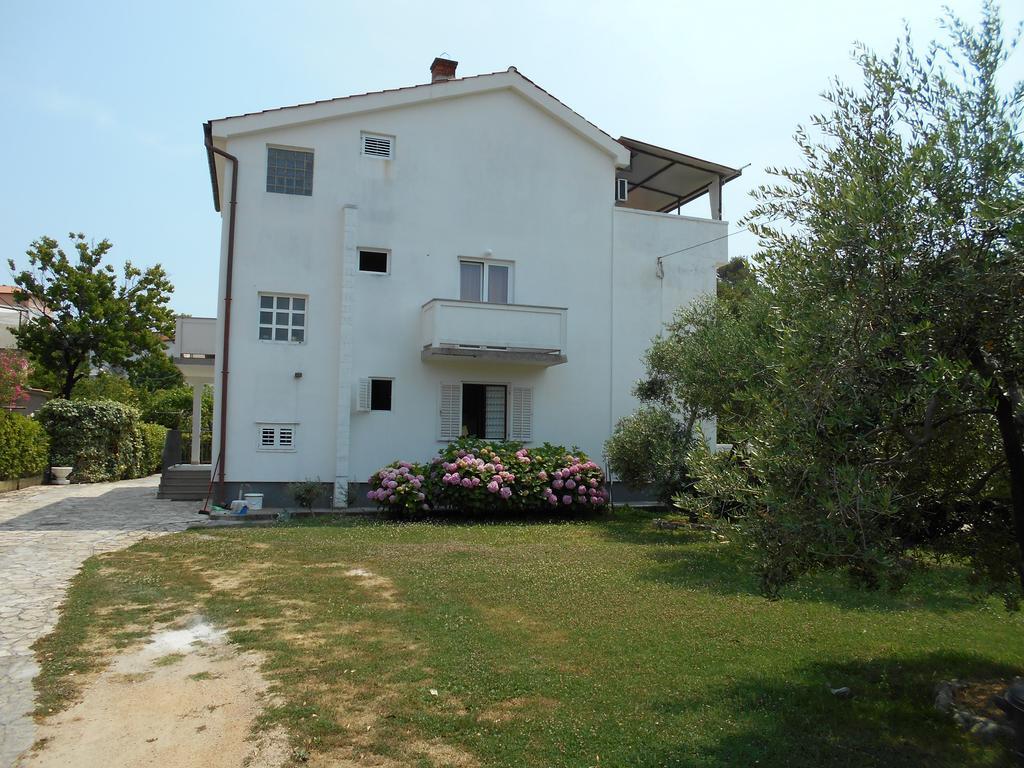 Apartment Kurelic Rab Town Bagian luar foto