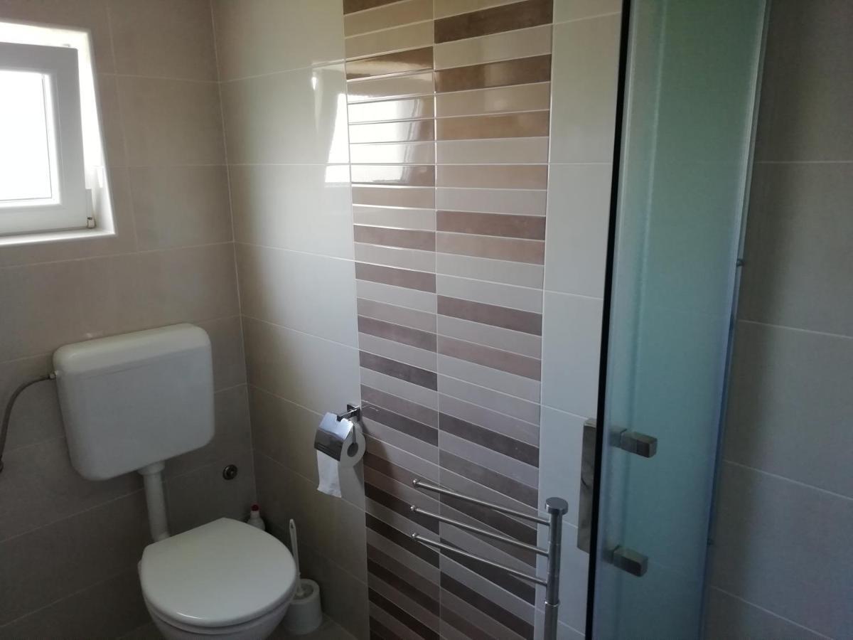 Apartment Kurelic Rab Town Bagian luar foto