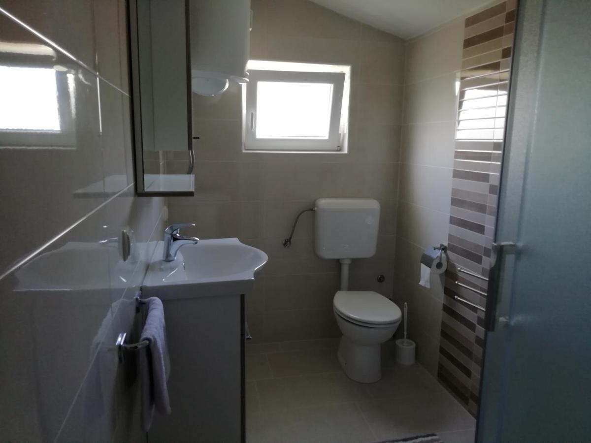 Apartment Kurelic Rab Town Bagian luar foto